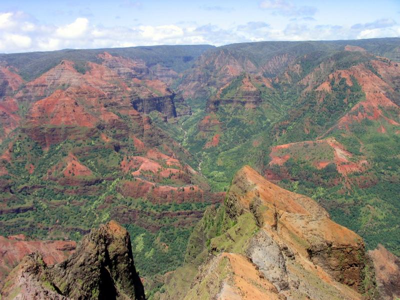 2003/05(May)/03(Hawaii)/Waimea Canyon/800x600_2003-05-18-10-Canyon.JPG